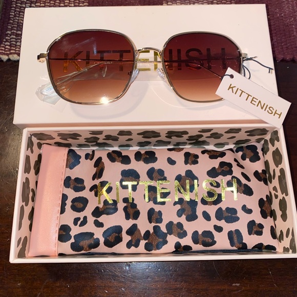 Kittenish Accessories - NWT Kittenish Tuscany Rounded Sunglasses in Brown